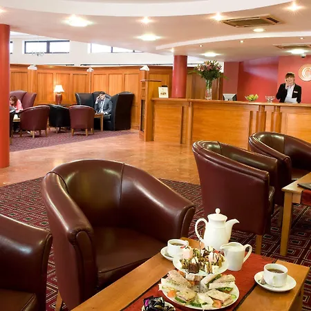 Creggan Court 3* Атлон