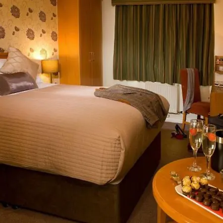 מלון Creggan Court 3*