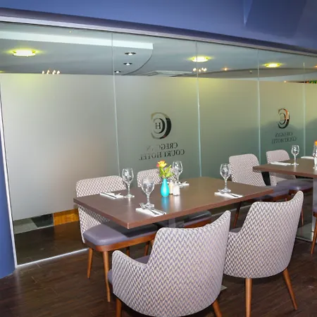 Отель Creggan Court 3*