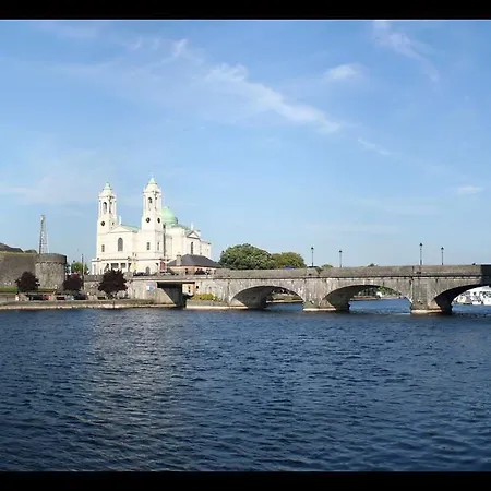 Creggan Court Атлон