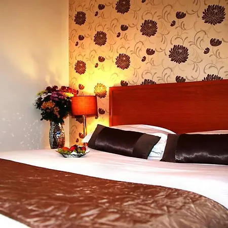 Creggan Court Атлон