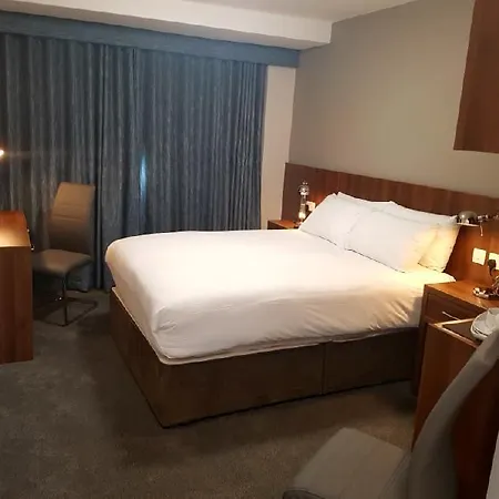 Отель Creggan Court 3*